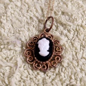 Cameo Necklace on a 10" 14K Gold Chain